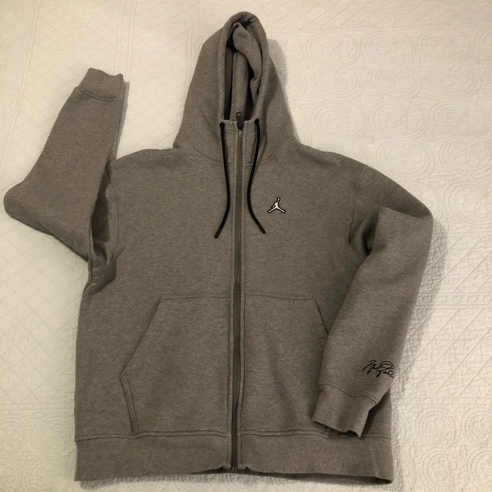 Air Jordan full zip hooded jacket. Size medium.